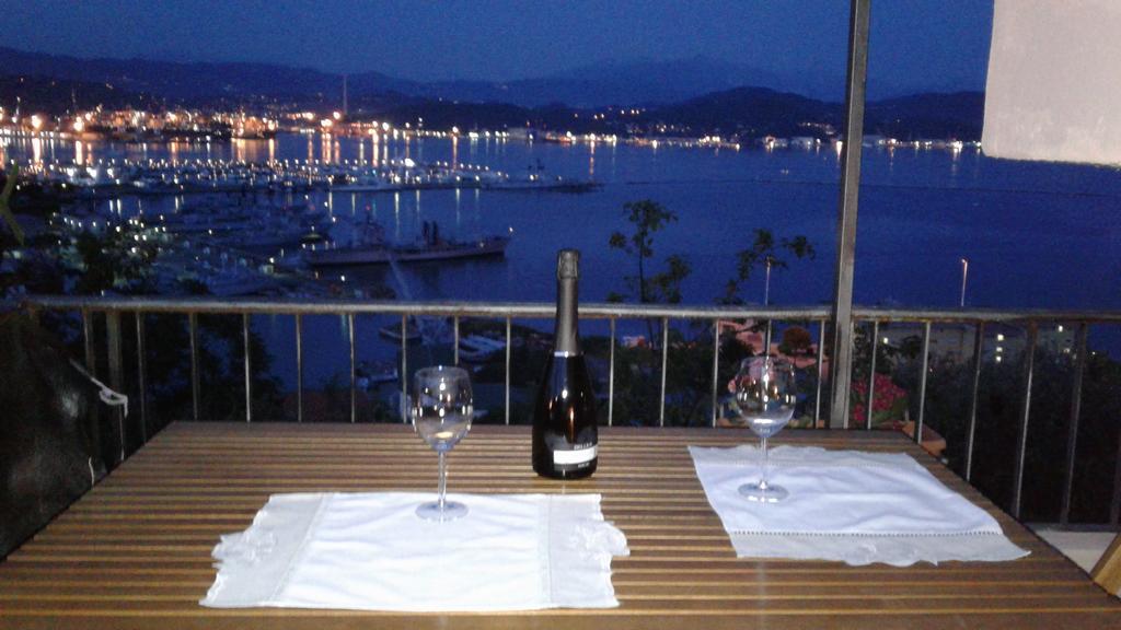 Tre Pini Apartment La Spezia Bagian luar foto